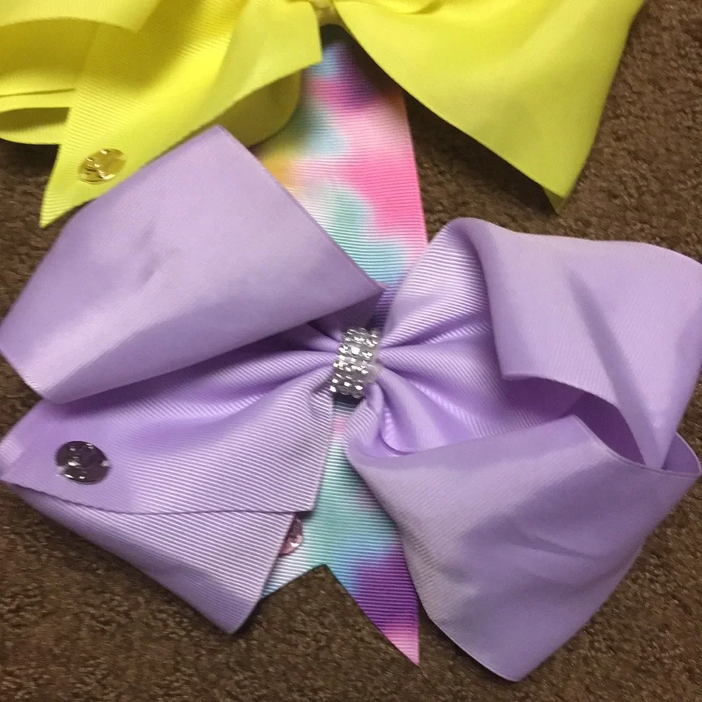 Jojo Siwa bows-one lot,but willing to..